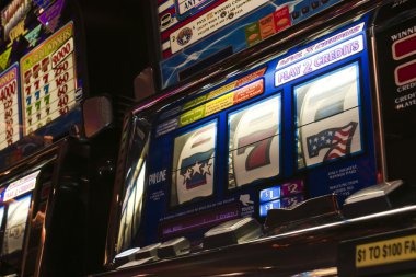 tanhoki mobile app interface showing live football and casino sections on Android